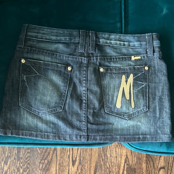 Blue Marciano denim mini skirts - Picture 2 of 4